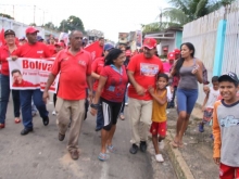 En Los sabanales reafirma su compromiso con el presidente Chavez