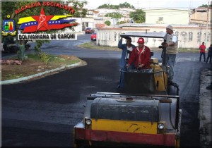 Alcalde anuncia el plan socialista de asfaltado 2009 desde Manoa
