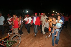 Aspecto del recorrido realizado por el alcalde José Ramón López Rondón en las calles de Las Amazonas
