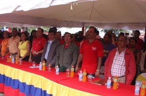 Los jefes del comando regional Simón Bolívar, celebran el Día de la Victoria con la juventud